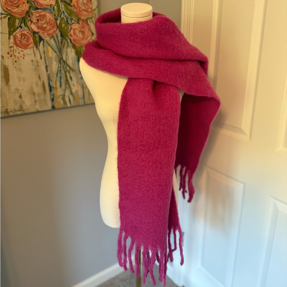 NWOT Anna Rae Fuchsia Scarf / Wrap
